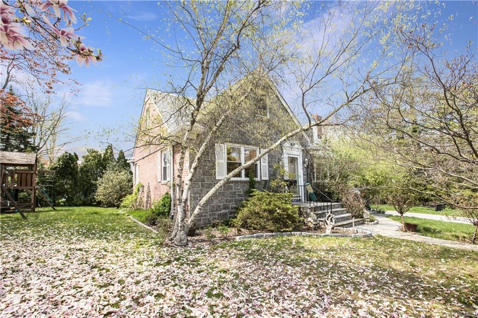 Welcome Home to 150 Ferndale Road in Scarsdale