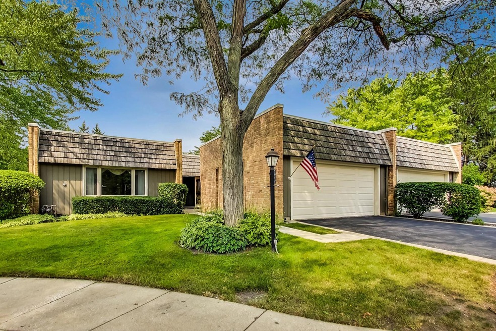 1917 Somerset Ln unit 66, Northbrook, IL 60062 - photo 1