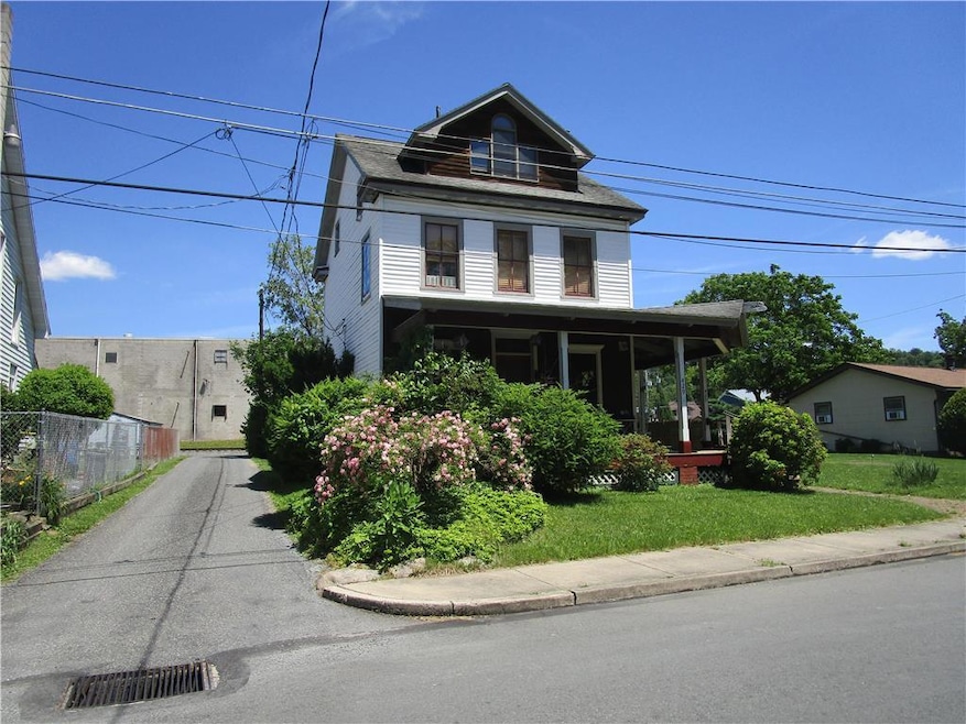 429 S Canal St, Walnutport, PA 18088 - photo 1