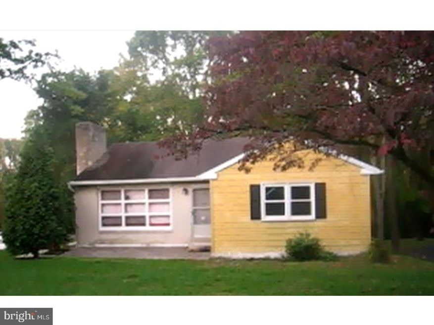 1215 Farmington Ave, Pottstown, PA 19464 - photo 1