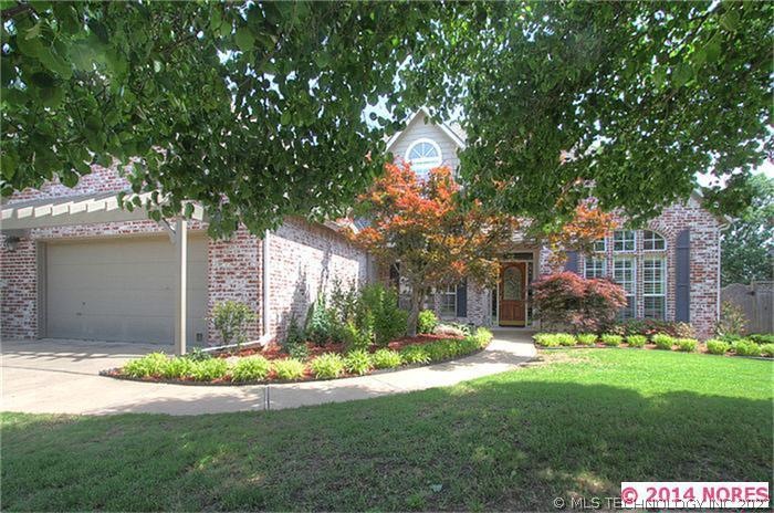 This lovely home in Forest Meadows has fantastic c