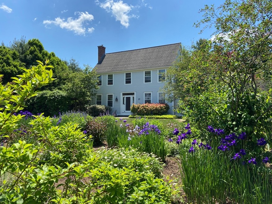 27 Canterbury Ln, Amherst, MA 01002 - photo 1