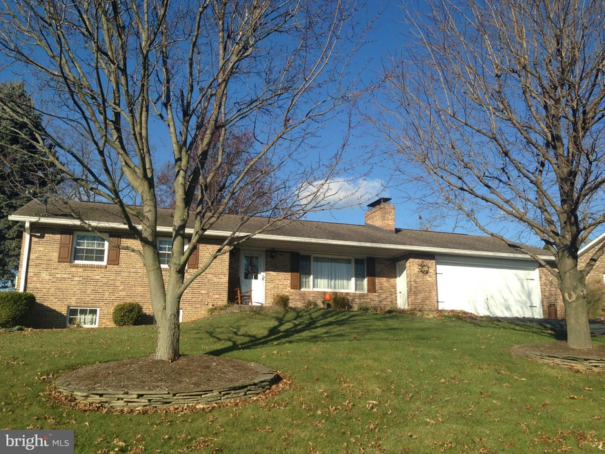 347 Ronald Dr, Greencastle, PA 17225 - photo 1