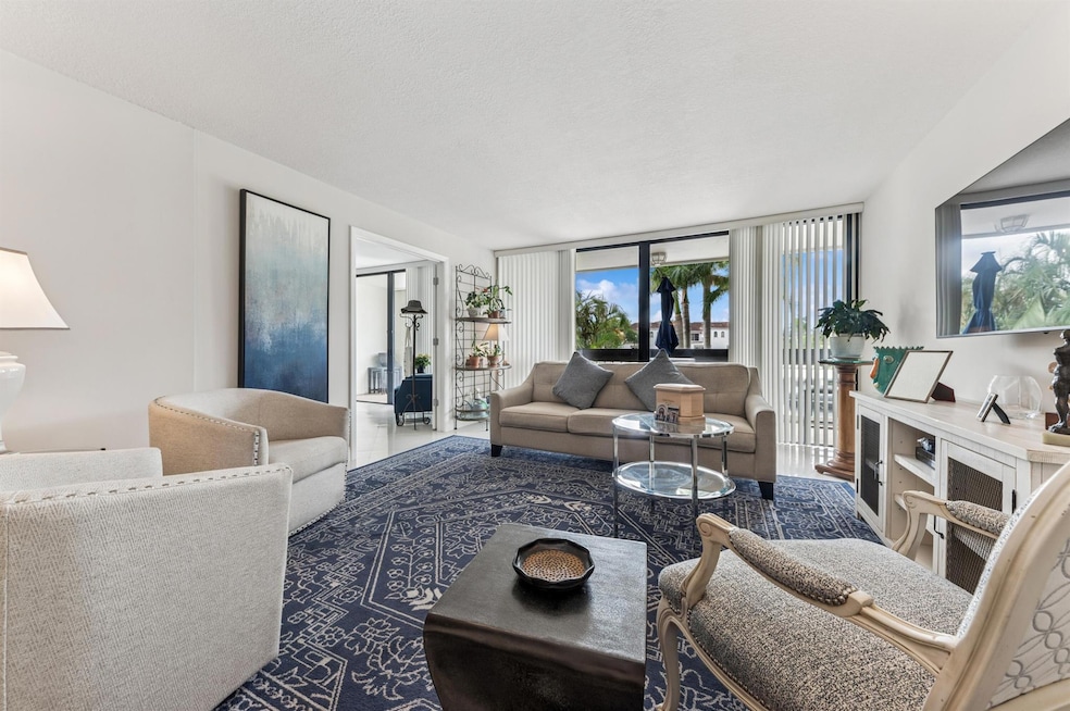 Washington Tower unit 2050, West Palm Beach, FL 33401 - photo 1