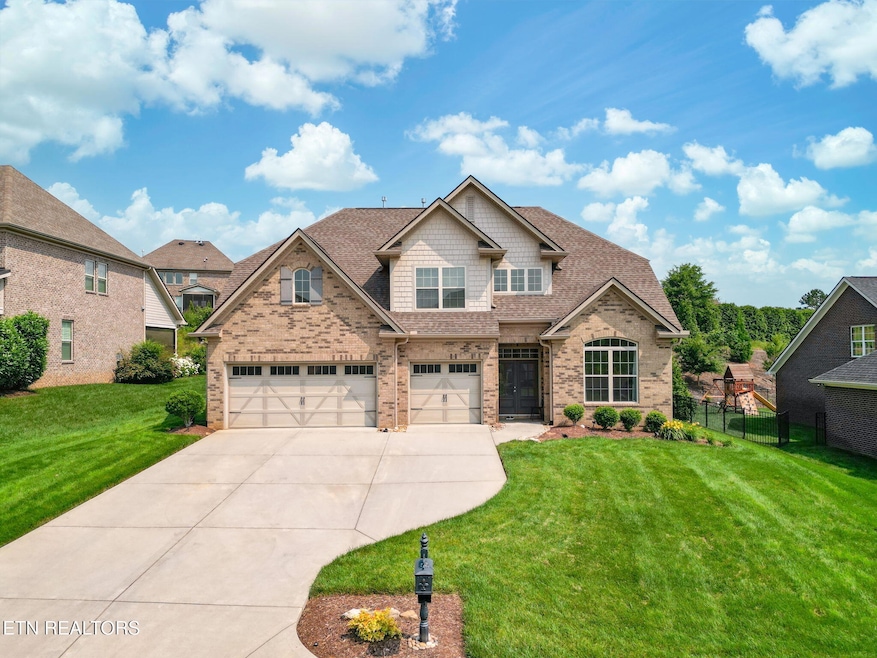 622 Witherspoon Ln, Knoxville, TN 37934 - photo 1