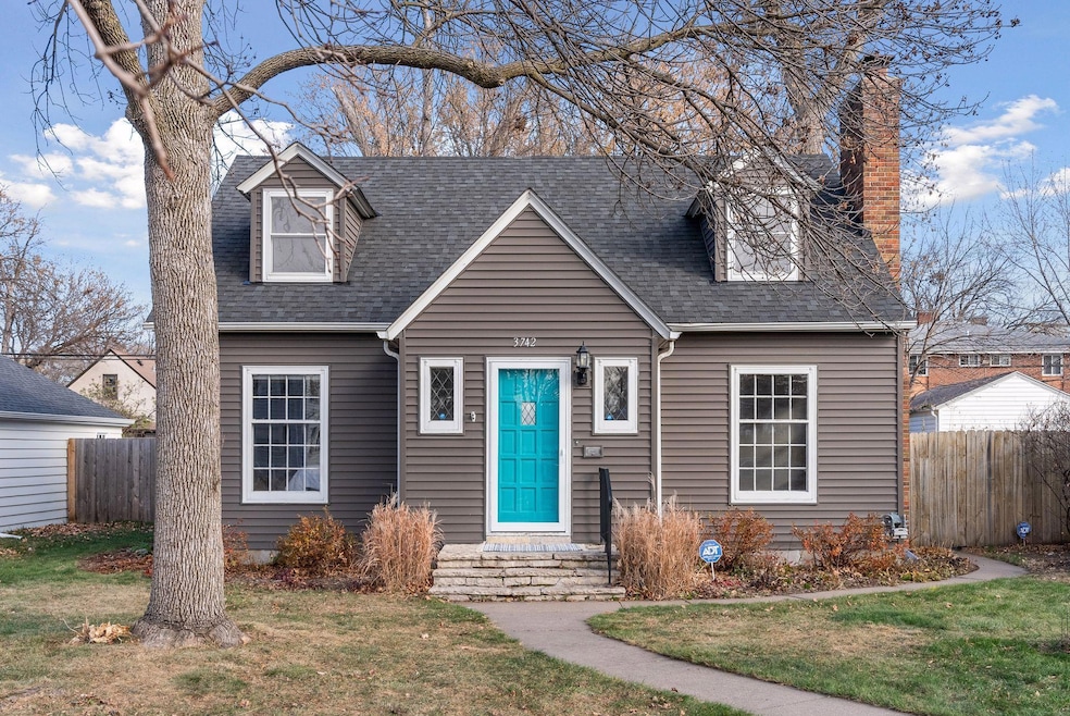 3742 Hubbard Ave N, Robbinsdale, MN 55422 - photo 1