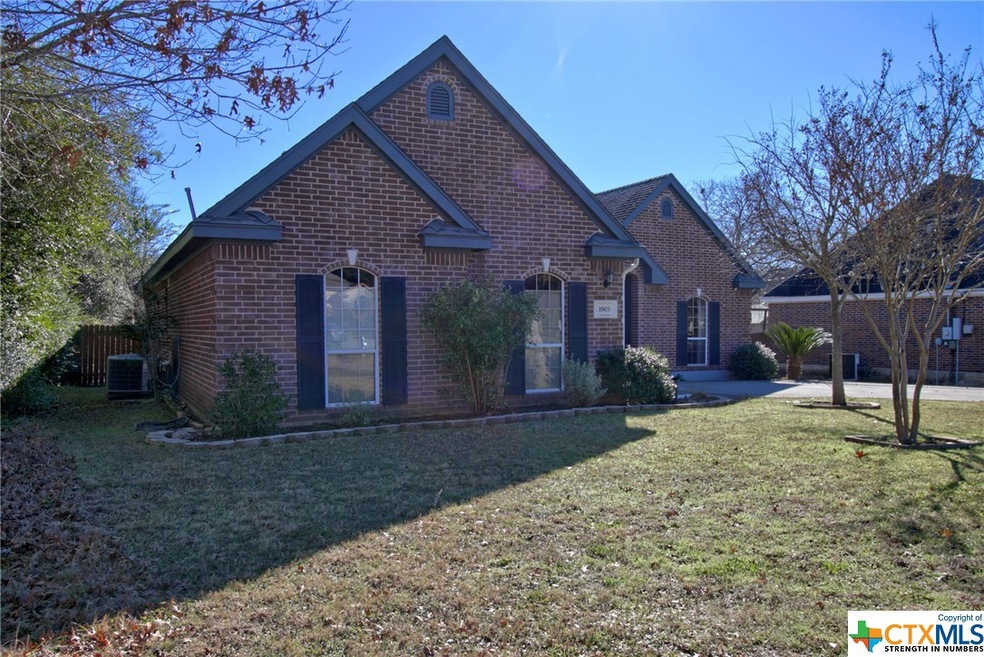1903 Lancaster St, San Marcos, TX 78666 - photo 1