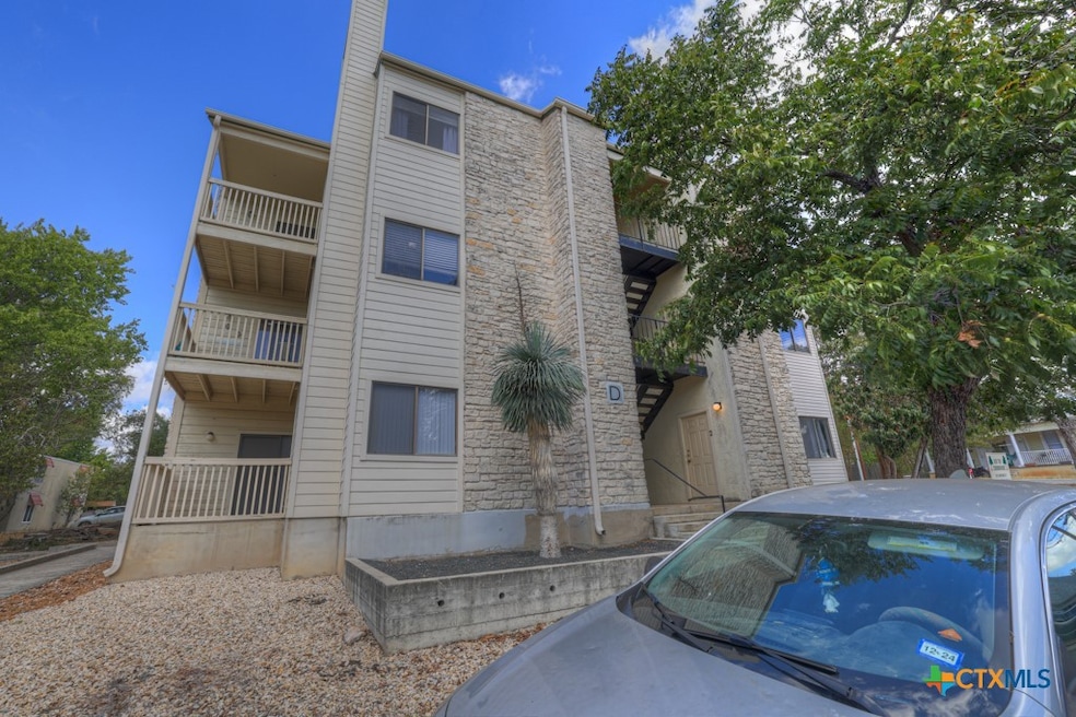 For Rent $1,400/month