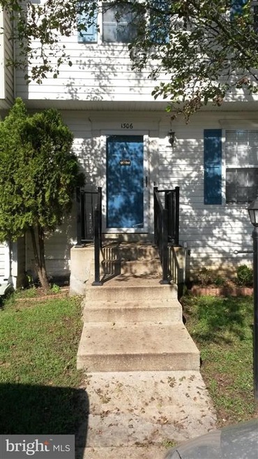 1306 Kings Crest Dr, Stafford, VA 22554 - photo 1