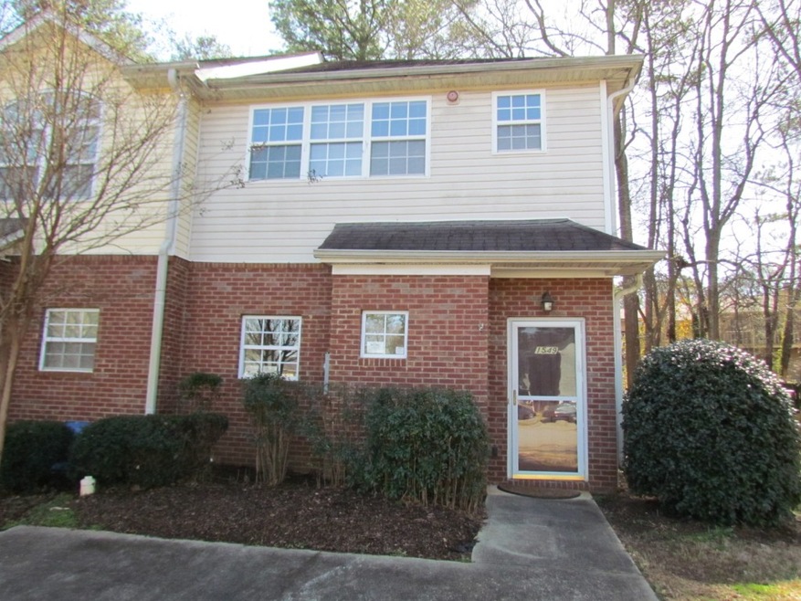 Light,Bright & Open Townhome in Sought After Smyrn