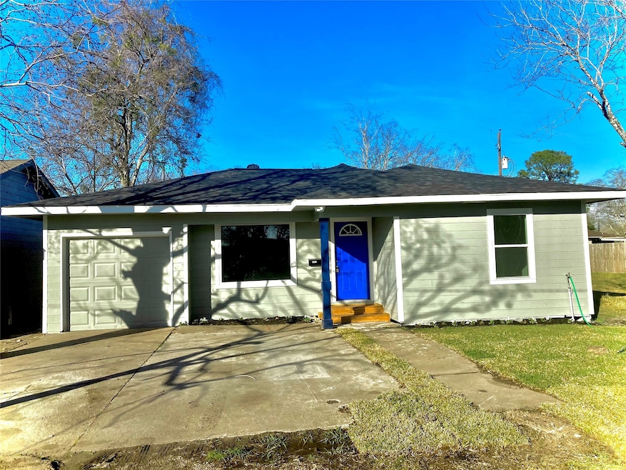 1011 Avenue E, Rosenberg, TX 77471 - photo 1