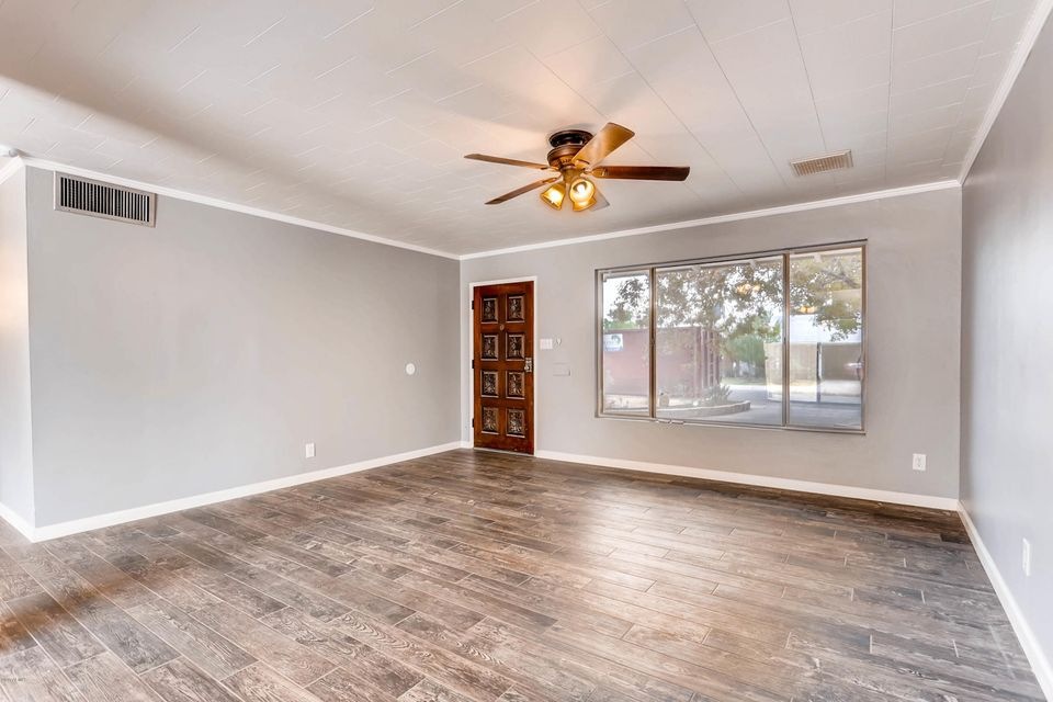 3126 W Citrus Way Phoenix-Living Room