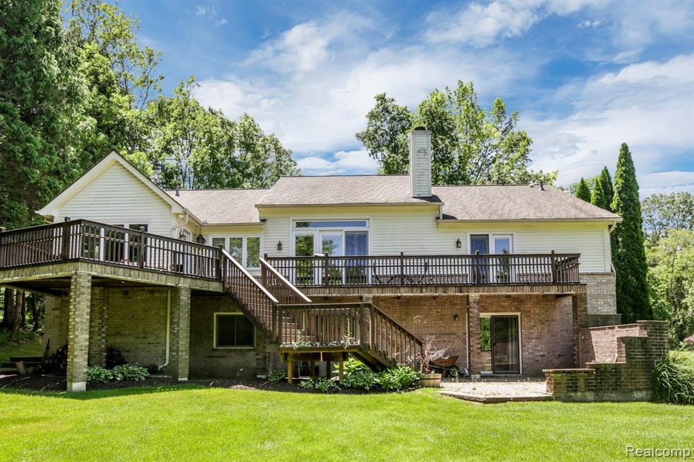 6176+Willow+Rd+West+Bloomfield+Township-0-web.jpg