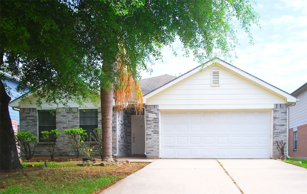 6702 Lower Arrow Dr, Houston, TX 77086 - photo 1