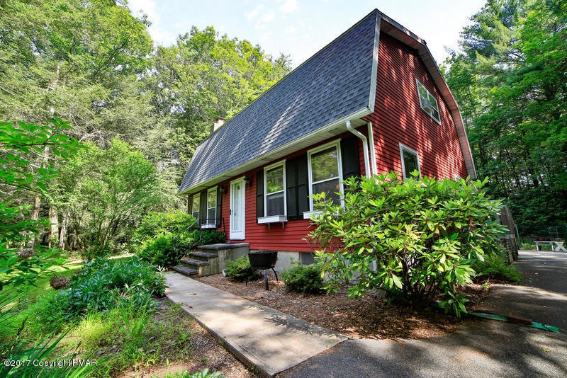 1574 Starry Ln, Effort, PA 18330 - photo 1