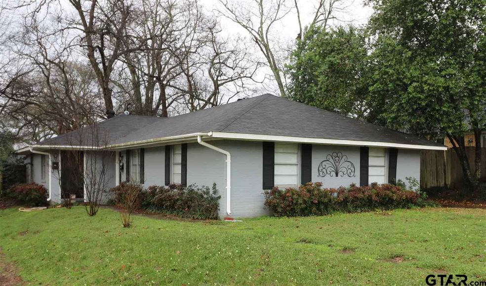 1914 1914 Jarrel, Tyler, TX 75701 - photo 1