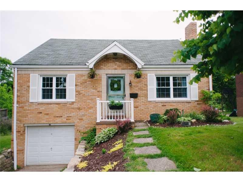Exterior Front. Welcome home to 1048 Thornwood Dri