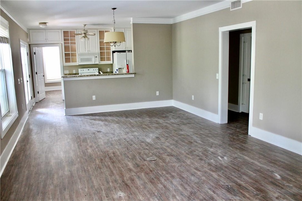 156 Shady Ln unit 201, Brunswick, GA 31520 - photo 1