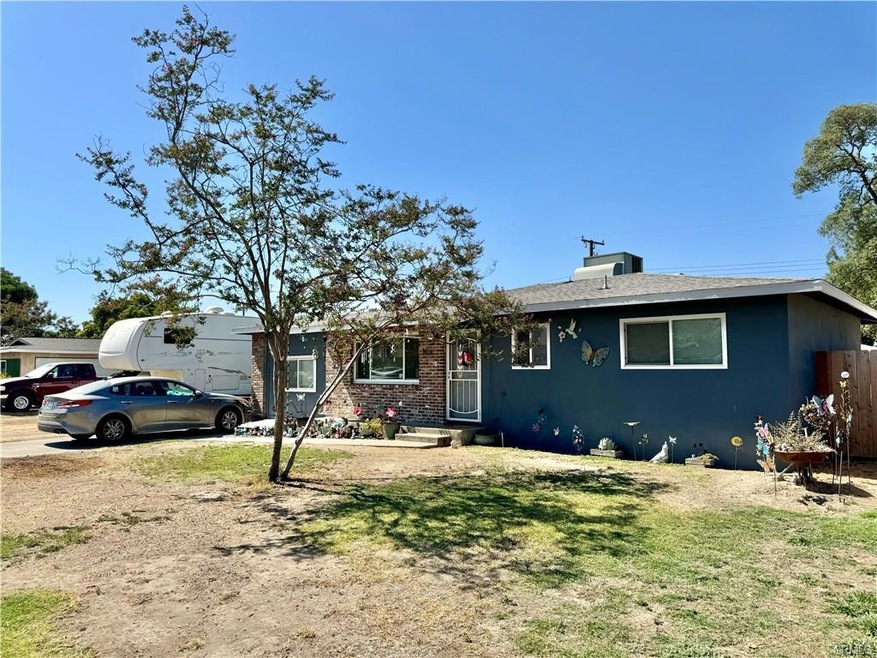 1614 W Dorothea Ave. exterior