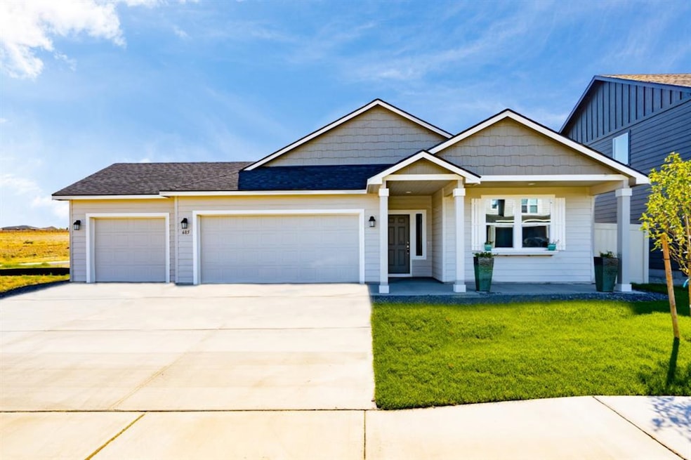 For Sale $689,990 • Co-Listing Agent