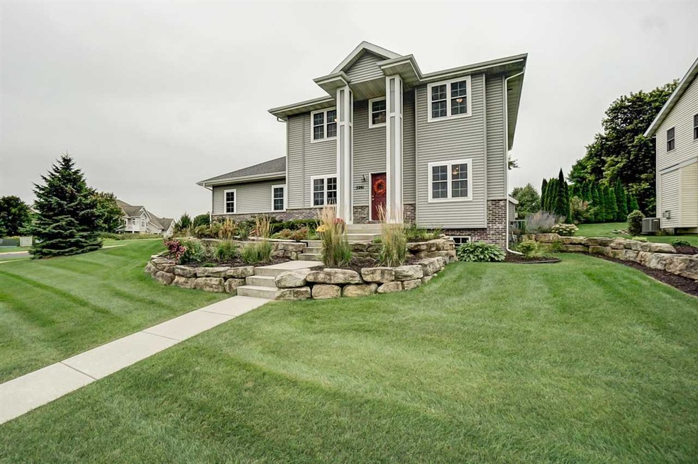 5261 Stoneman Dr, Fitchburg, WI 53711 - photo 1