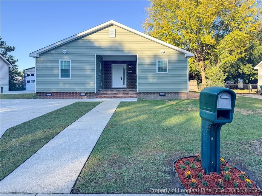 3601 Cliffridge Dr, Lumberton, NC 28358 - photo 1