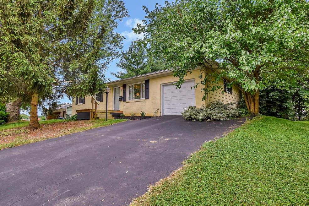 6407 Dalewood-1