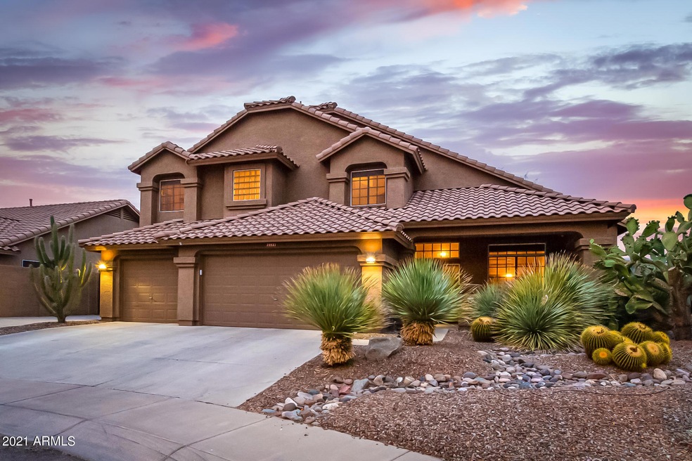 Fabulous crub appeal in Tatum Ranch.