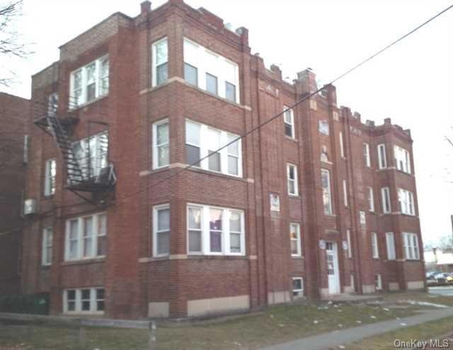 400 Church St--Apt 10, Poughkeepsie City, NY 12601 - photo 1