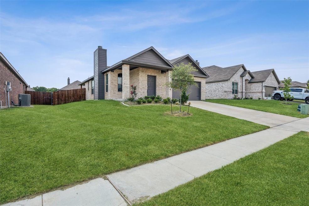 709 Hackamore St, White Settlement, TX 76108 - photo 1