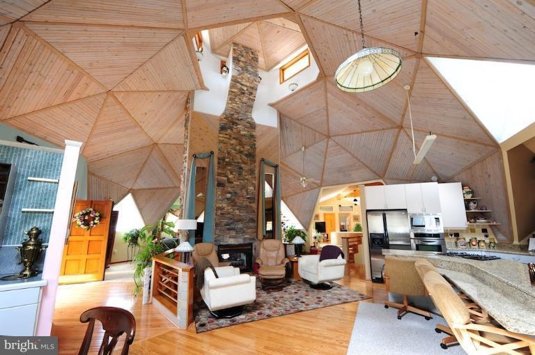 8434 Poplar Hill Dr, Clinton, MD 20735 - photo 1