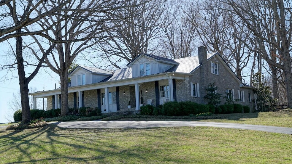 Sold $565,000