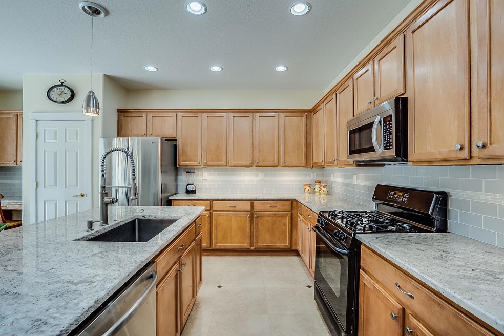 Hemingway-Slab Granite