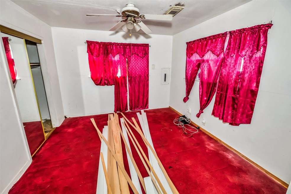 10918 Maple Leaf St, Houston, TX 77016 - photo 1