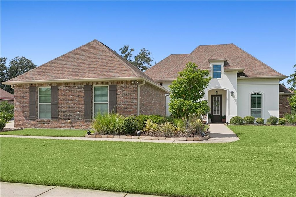 BEAUTIFUL ALL BRICK ONE STORY  COUNTRY FRENCH  FRO