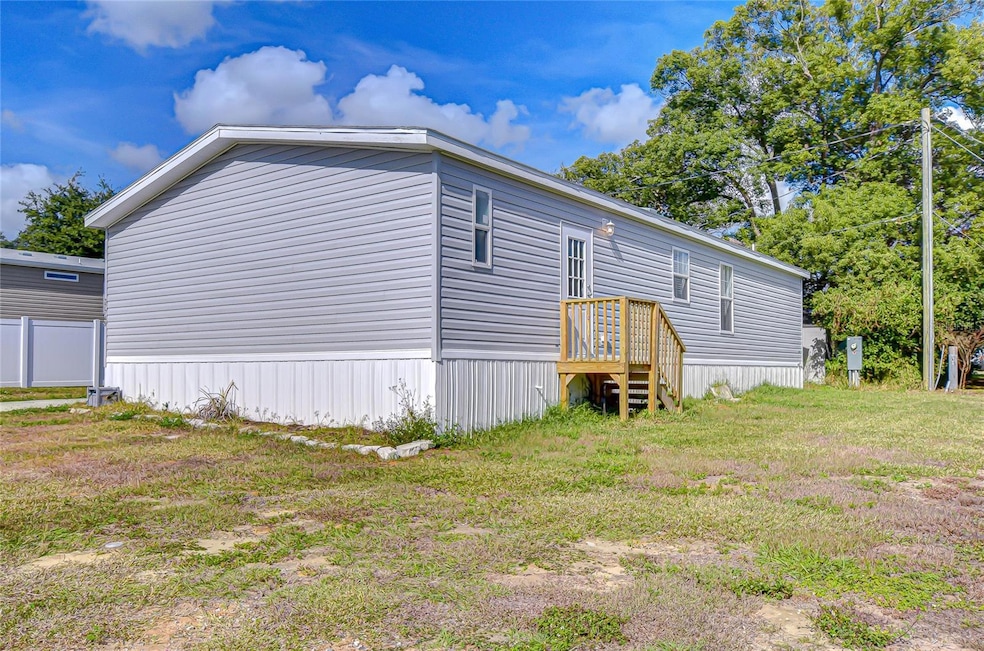 37749 Geiger Rd, Zephyrhills, FL 33542 - photo 1