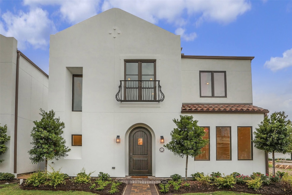 1722 Maravilla Dr, Houston, TX 77055 - photo 1