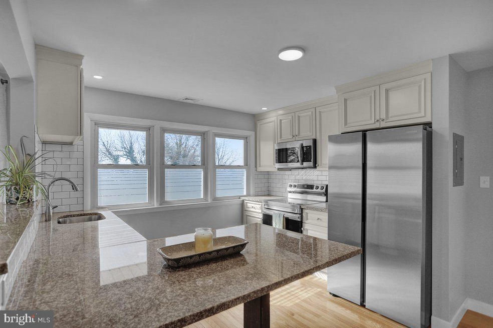 931 N Hanover St unit 2ND FL, Pottstown, PA 19464 - photo 1