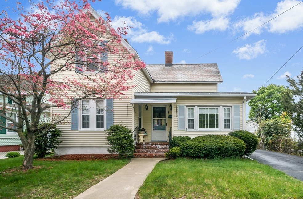 9 Cottage St, Hudson, MA 01749 - photo 1