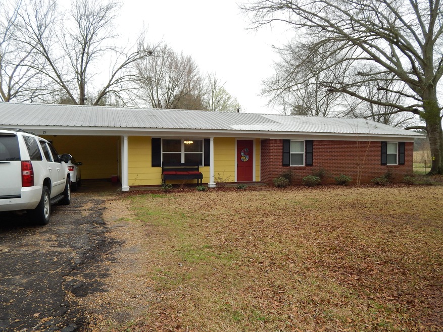 19 Hilltop Dr, Laurel, MS 39443 - photo 1