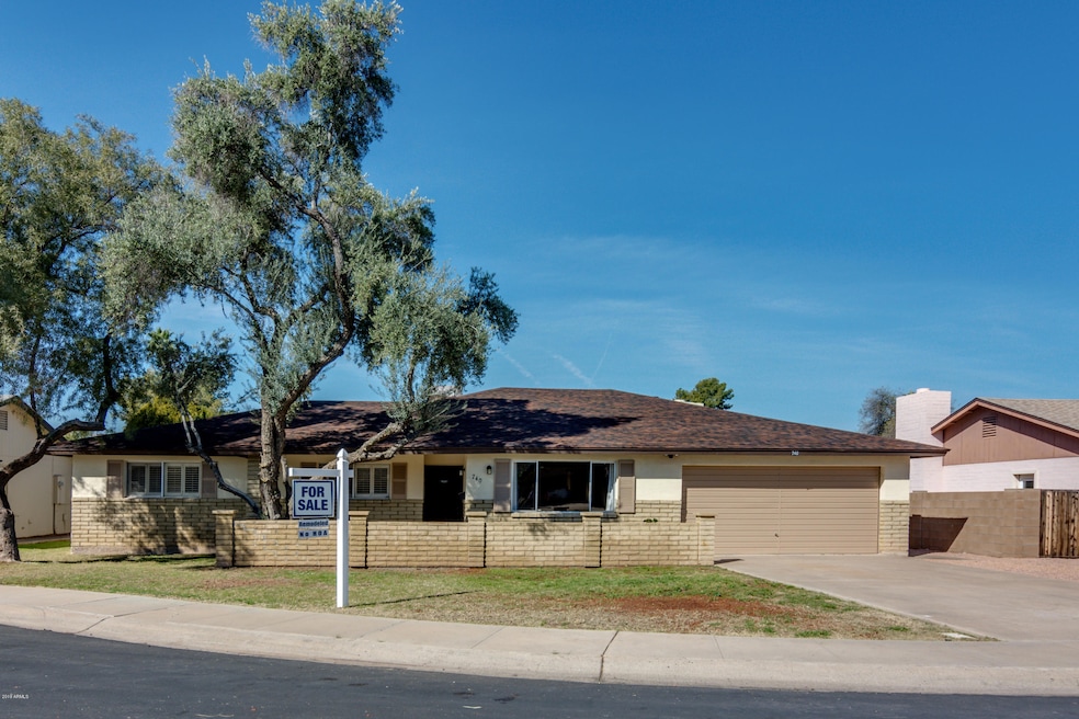 740 N Chippewa Place, Chandler, AZ 85224 - photo 1