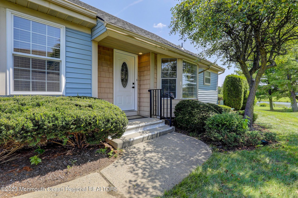 25A Benjamin Franklin Dr unit A, Monroe Township, NJ 08831 - photo 1