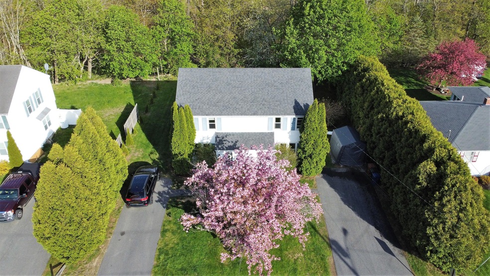 31 Wakefield Ave, Saco, ME 04072 - photo 1