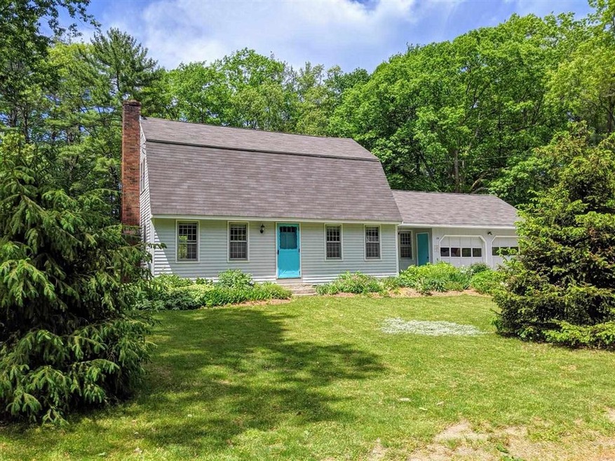 135 Amesbury Rd, Contoocook, NH 03229 - photo 1