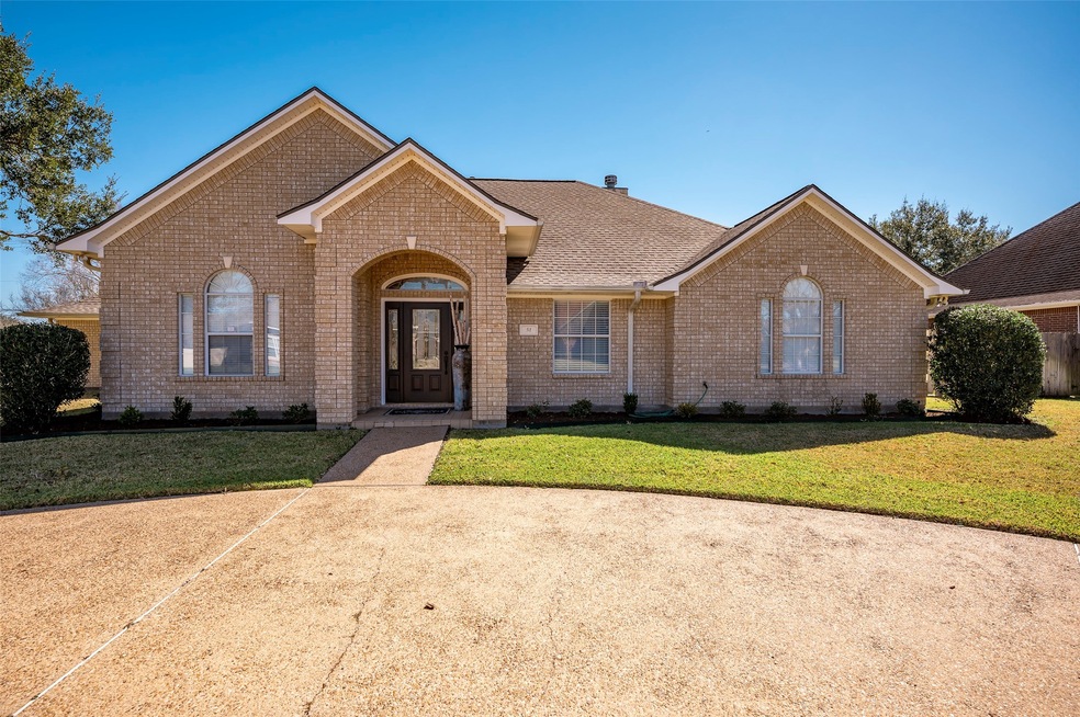 51 Valhalla Dr, Bay City, TX 77414 - photo 1