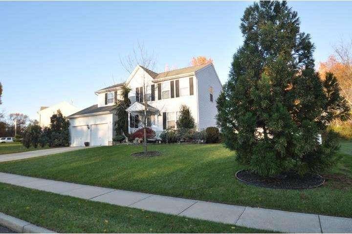 3 Amherst Dr, Burlington, NJ 08016 - photo 1