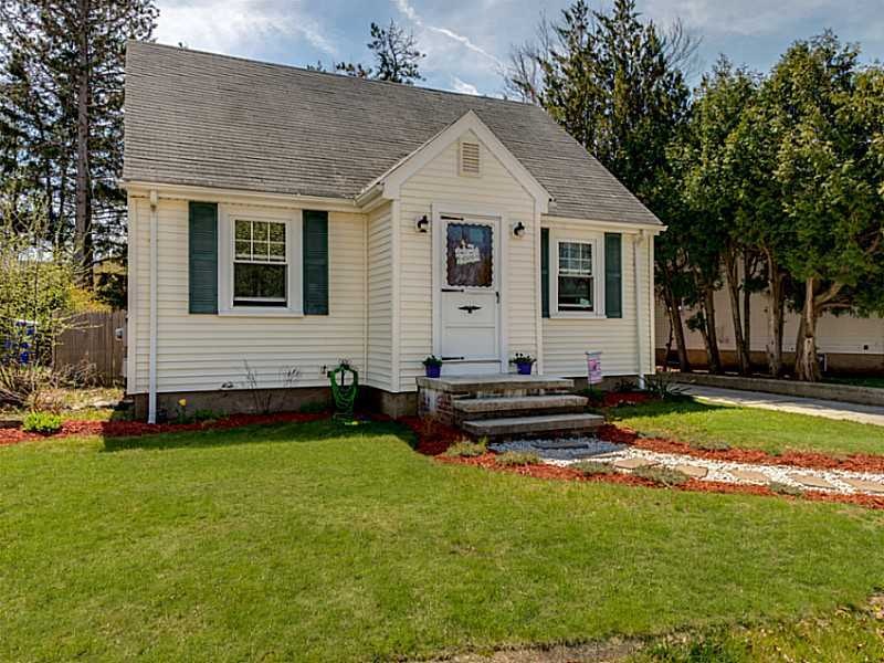 8 Nelson St, North Providence, RI 02911 - photo 1