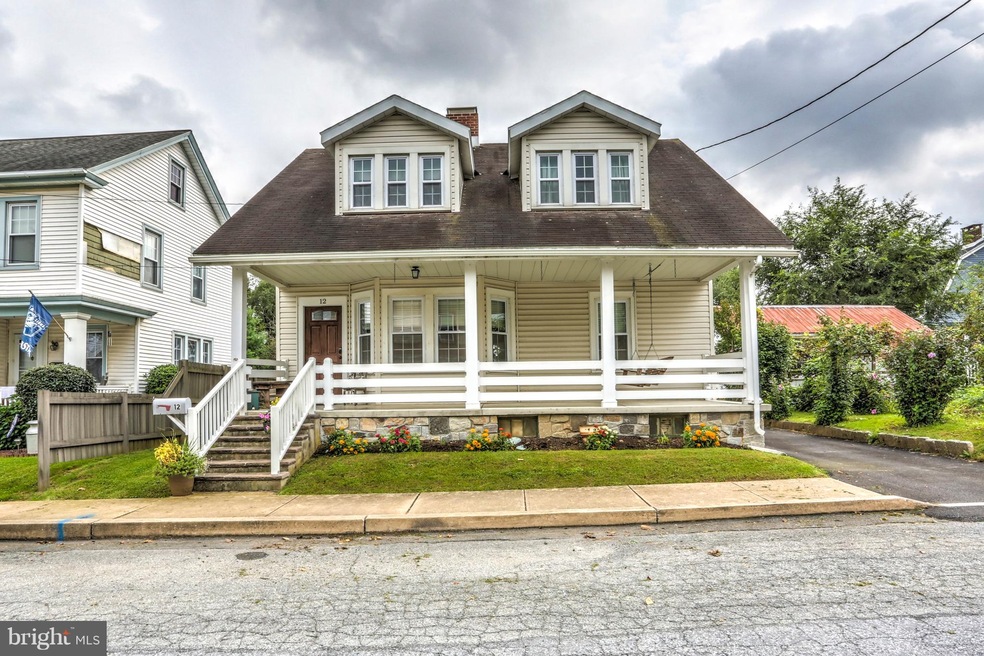 12 New St, New Holland, PA 17557 - photo 1