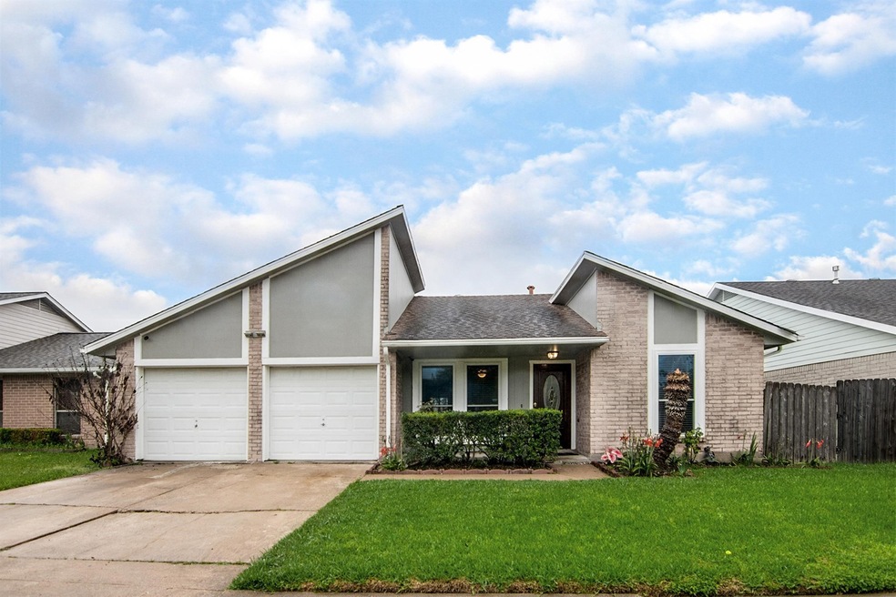 9511 Kingsvalley St, Houston, TX 77075 - photo 1