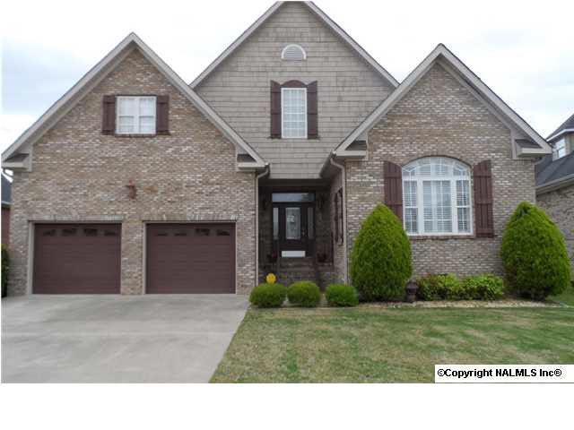 217 Lakepoint Dr, Gadsden, AL 35901 - photo 1